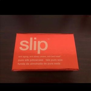 NEW Silk Slip Pillowcase (improves hair quality!)